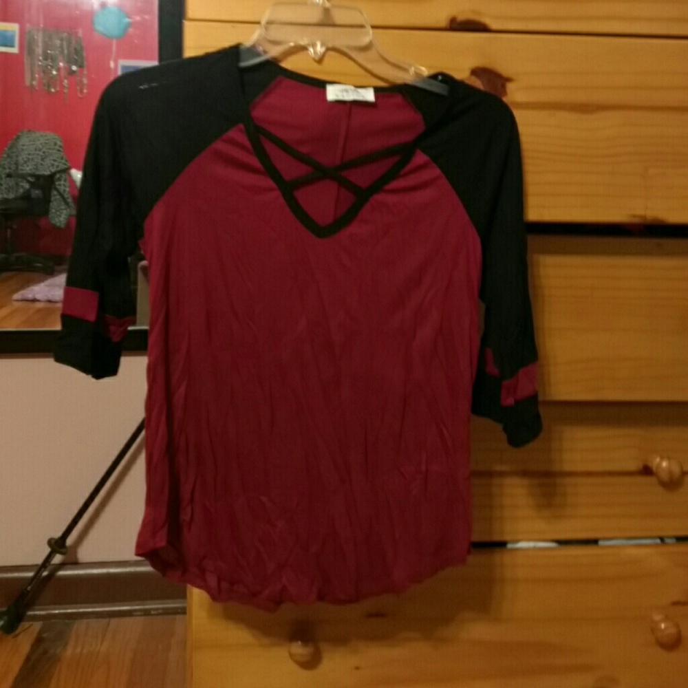 Loose crop sleeve shirt